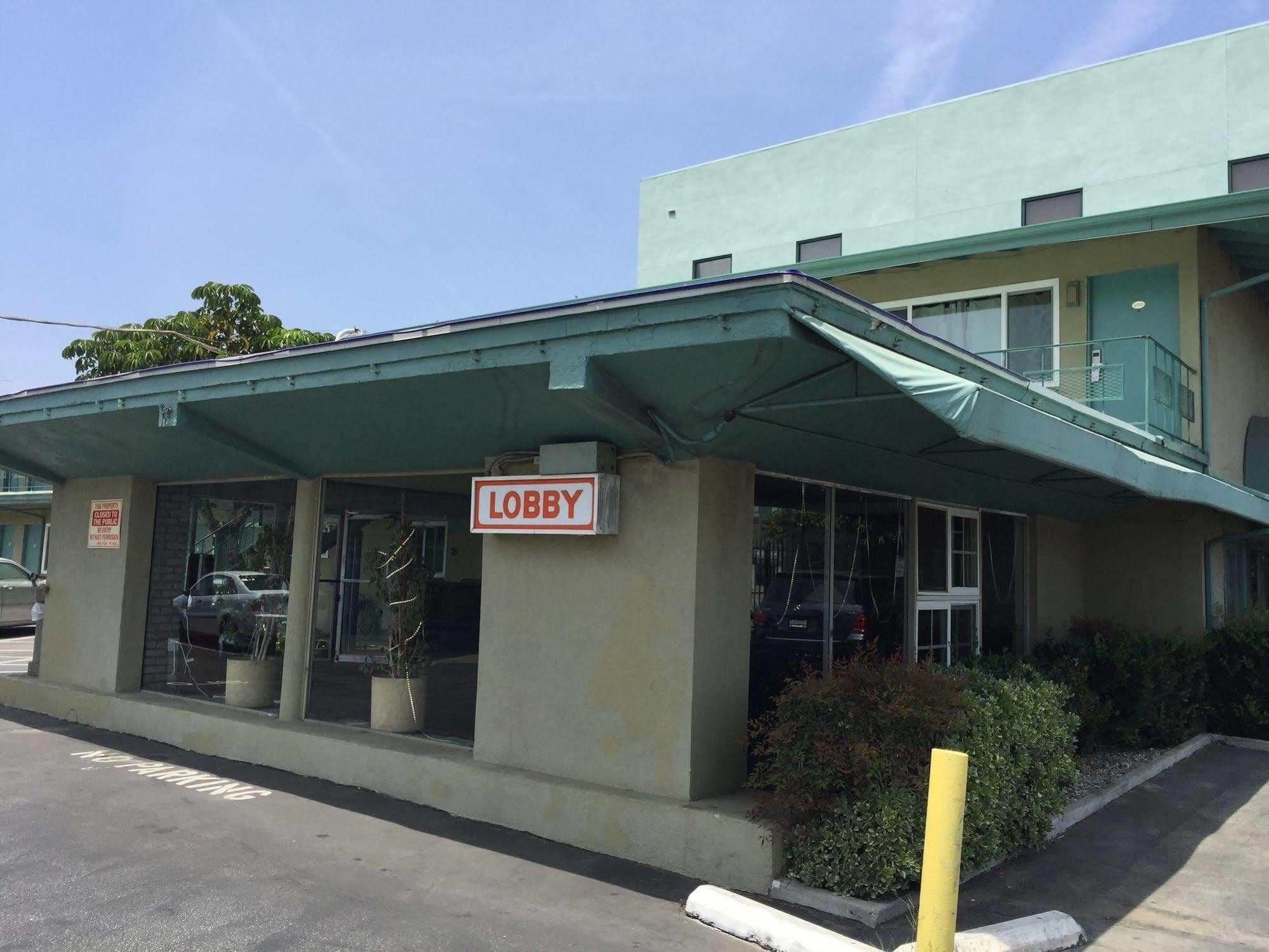 Motel Travel *